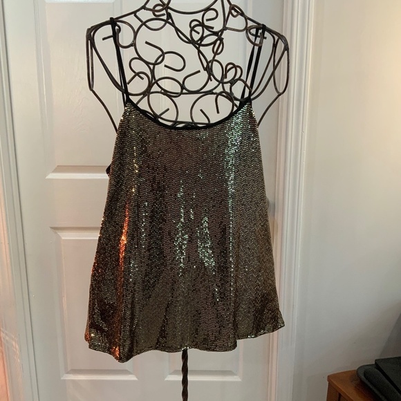 GOLD SEQUIN TANK PLUS SIZE 3X NWT - Picture 3 of 9